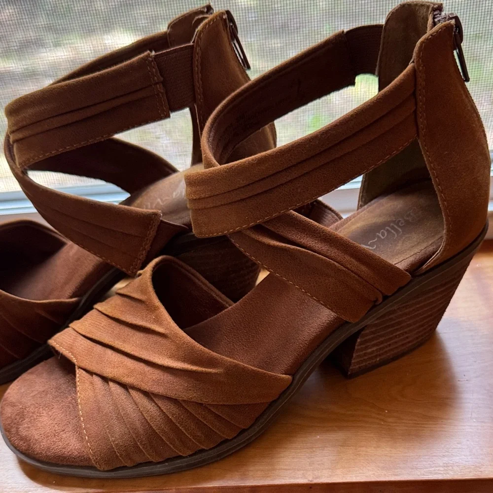 Strappy Heeled Sandals - Picture 2 of 7